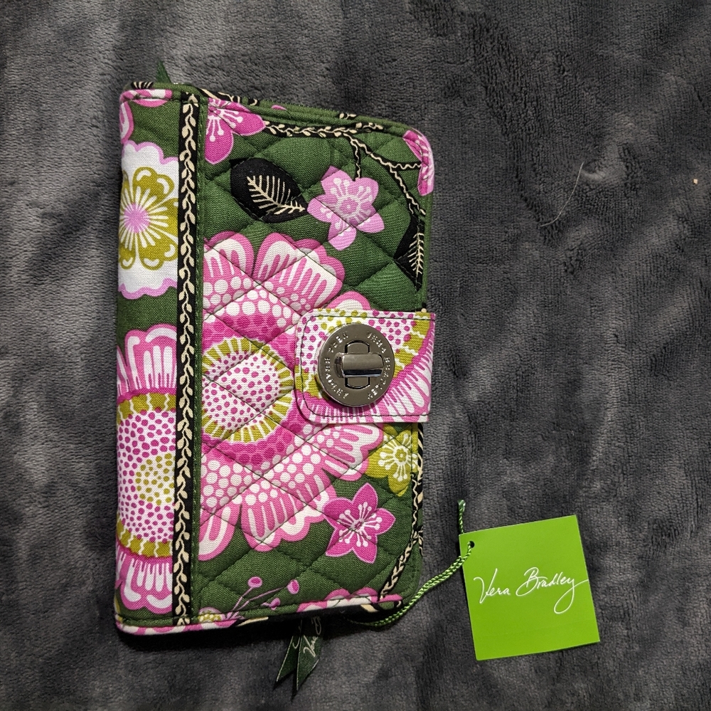 Vera Bradley turn lock wallet in Olivia Pink